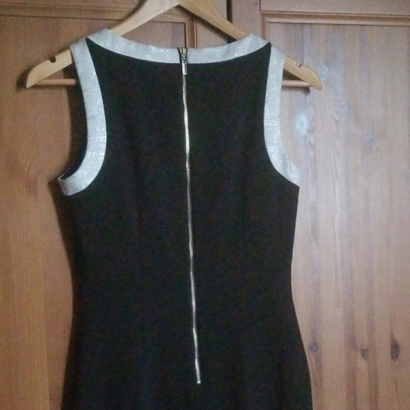 New! fitted   black above the knee  dress - Picture 4 of 4